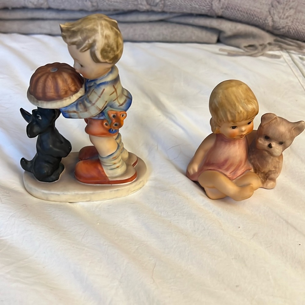 2 Hummel figurines